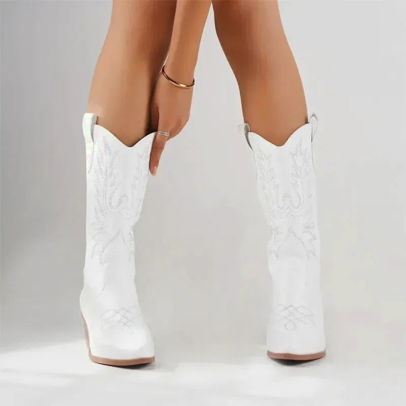 Santiags pour femme Yehaw Blanc, chaussures élégantes en cuir avec motifs détaillés, pointure 36, mode chic et tendance.