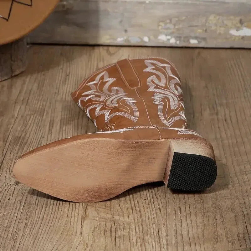 Chaussures Fanny Santiag pour femme Yehaw en marron, vue de côté, avec semelle en caoutchouc et détails en cuir.