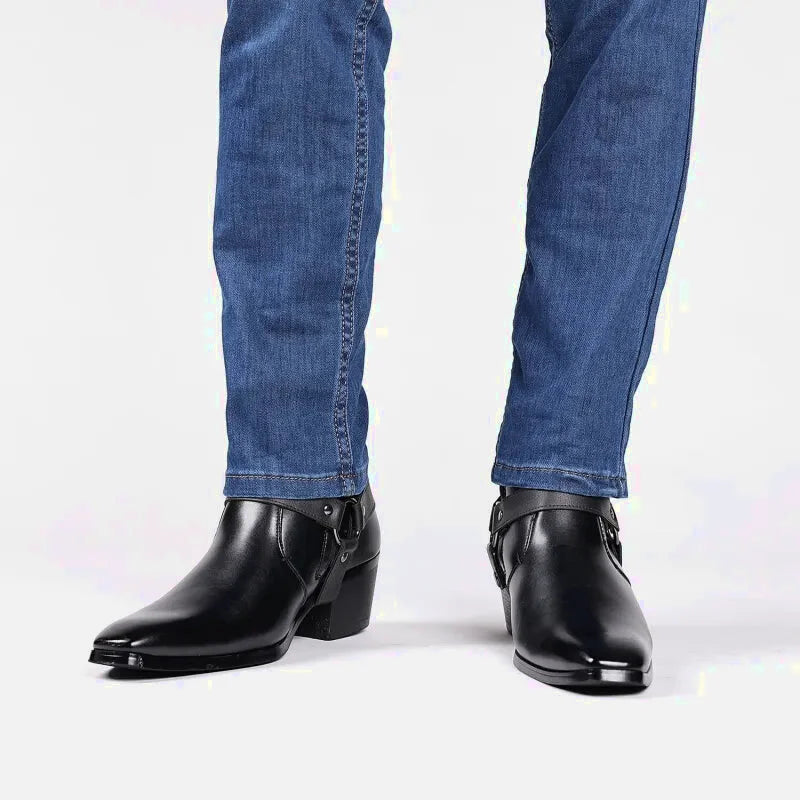 Chaussures santiag pour homme Yehaw George en cuir noir, style élégant et moderne, vue de face avec détails de couture.