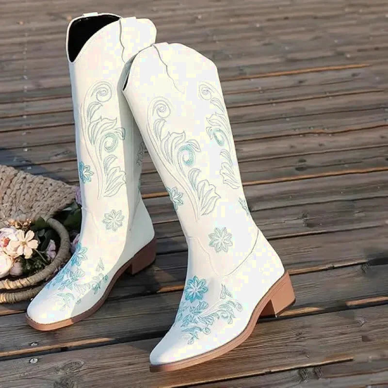 Santiags pour femme Yehaw Adriana en blanc, chaussures en cuir avec talons moyens, style élégant et tendance.