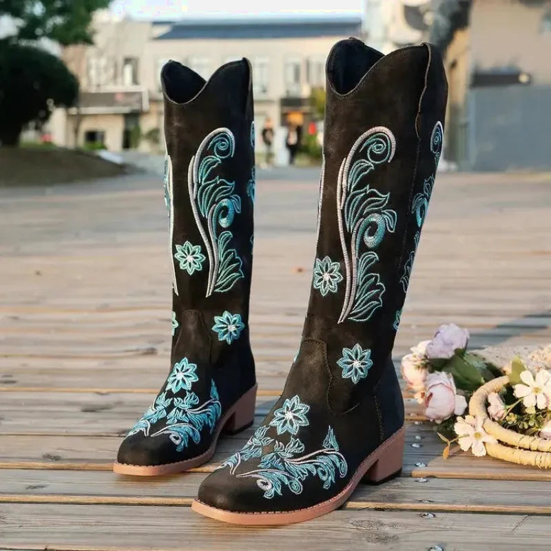 Sandales santiag pour femme de la marque Yehaw, modèle Adriana, en cuir noir, avec talon moyen et détails élégants.