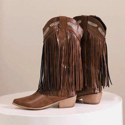Chaussures femme ALEJANDRA Santiag Yehaw marron, bottines en cuir pour femmes, détail de la finition et style élégant.