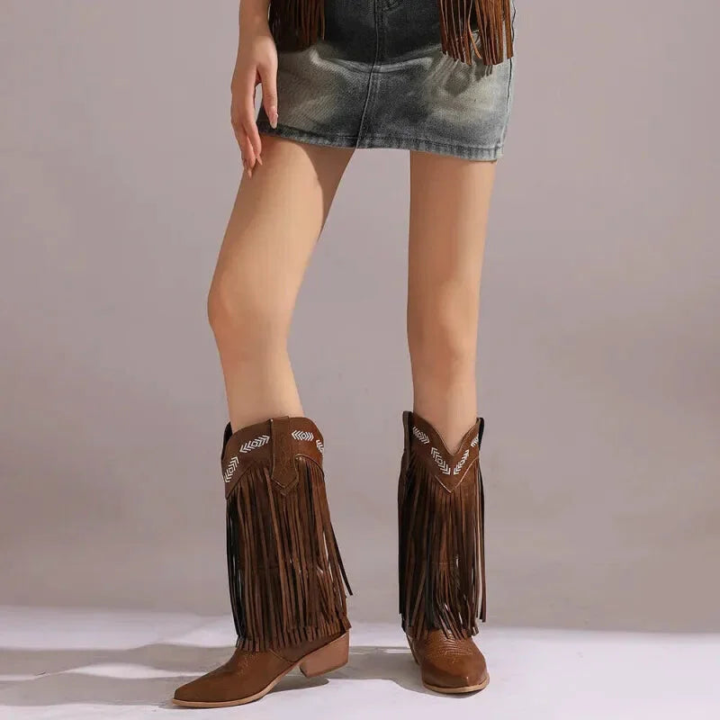 Chaussures santiag pour femme Yehaw Alejandra en marron, style élégant et confortable, vue de face sur fond blanc.