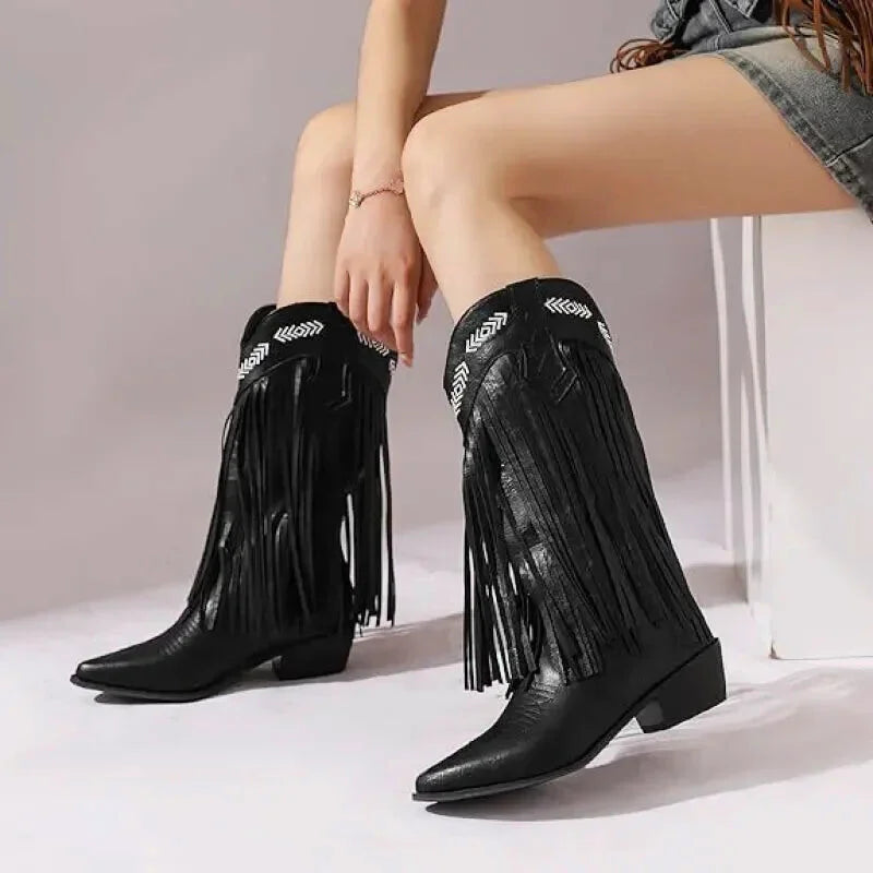 Chaussures santiags pour femme Yehaw Alejandra en noir, chaussures élégantes avec détails en cuir et talons moyens.