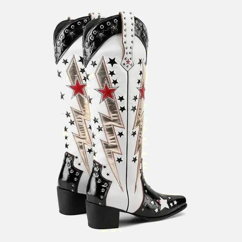 Chaussures santiag pour femme Amanda de Yehaw en noir et blanc, avec design élégant et détails sophistiqués.