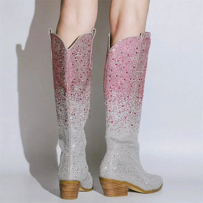 Chaussures santiag pour femme Yehaw Amour en rose et argent, détails élégants et finition raffinée visible sur l'image.