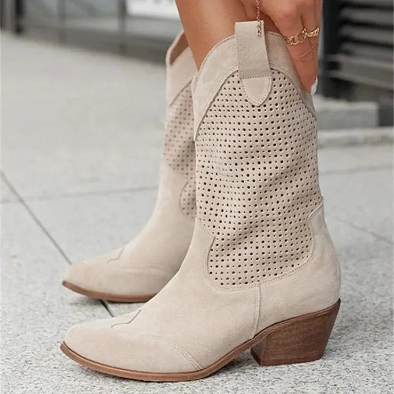 Chaussures santiag pour femme Yehaw beige, modèle Barb Santiag, avec détails élégants et semelle en cuir.