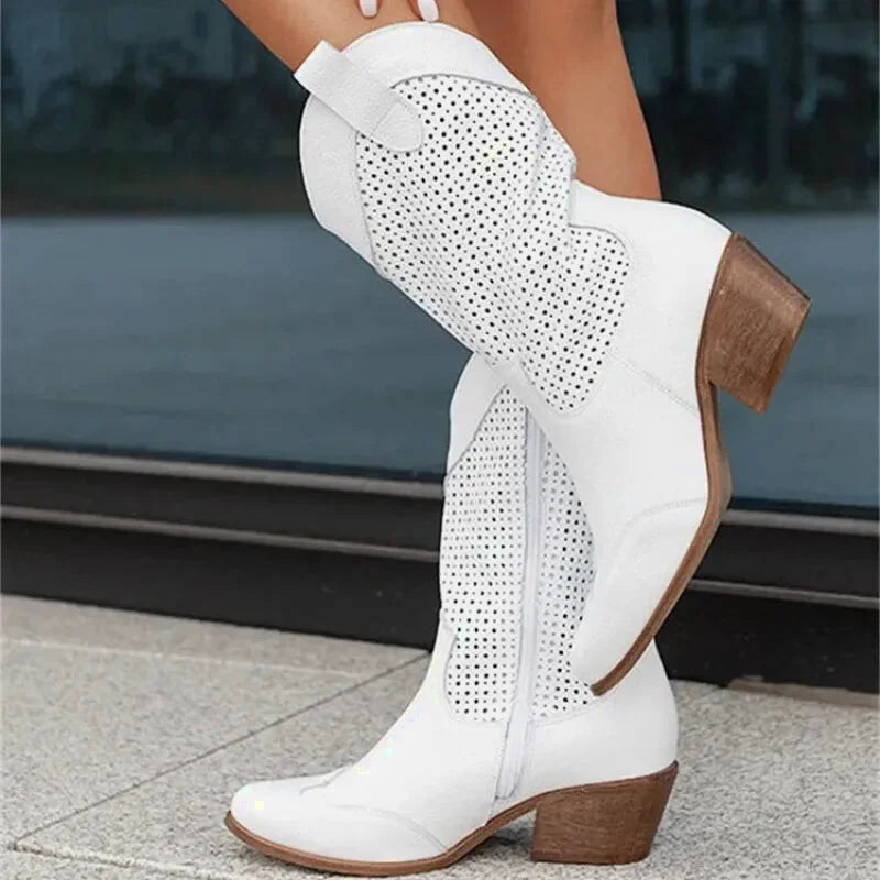 Chaussures Santiag pour femme Yehaw blanc, modèle Barb avec détails en cuir et semelle en caoutchouc, vue de face.