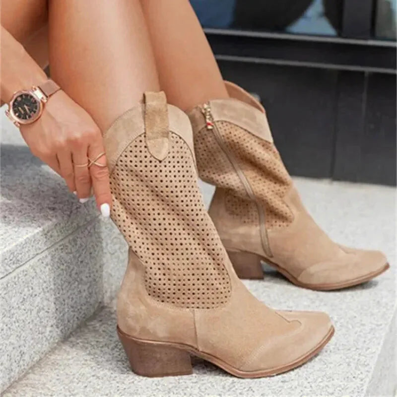 Chaussures femme Yehaw Santiag marron clair avec détails en cuir, semelle en caoutchouc, style élégant et confortable.