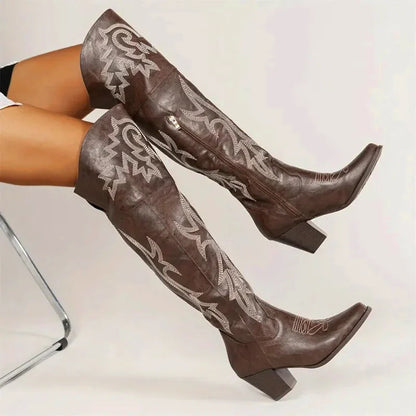 Bottes santiags pour femme Yehaw Beatrice en marron, vue de côté, avec détails en cuir et talon carré.