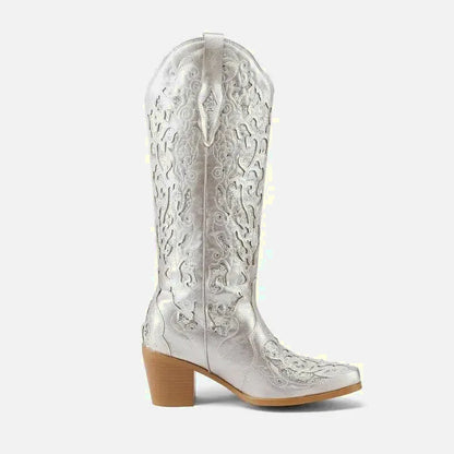 Santiags pour femme Yehaw Bernarda en argent, avec détails en cuir et semelle en caoutchouc, vue de profil.