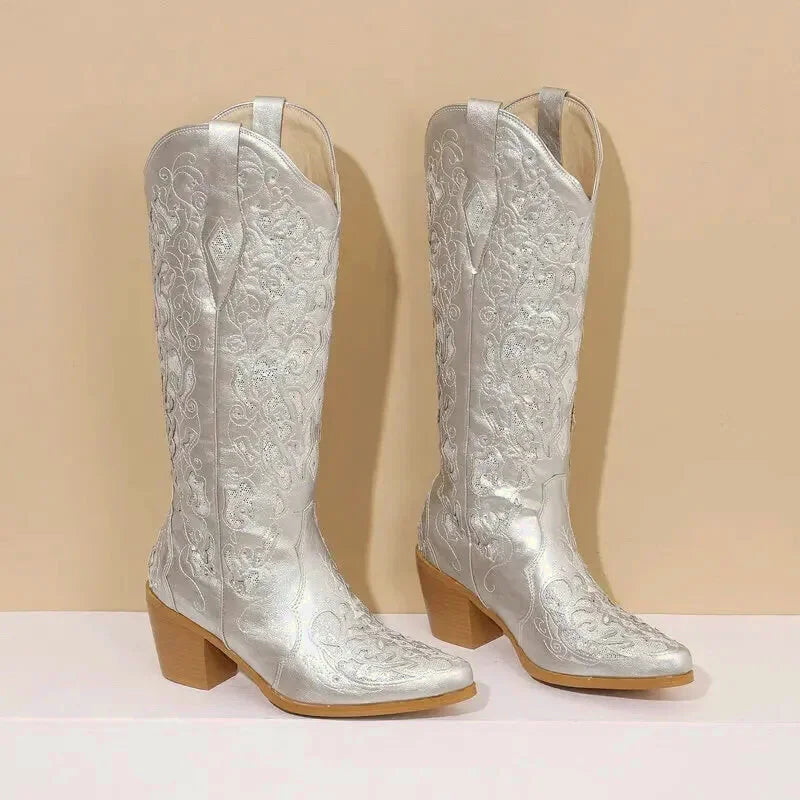 Chaussures Santiag pour femme Yehaw Bernarda en argent, détails en cuir et semelle solide, style élégant et tendance.