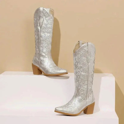 Chaussures santiag pour femme Yehaw Bernarda en argent, détail de la finition et design élégant visible sur l'image.