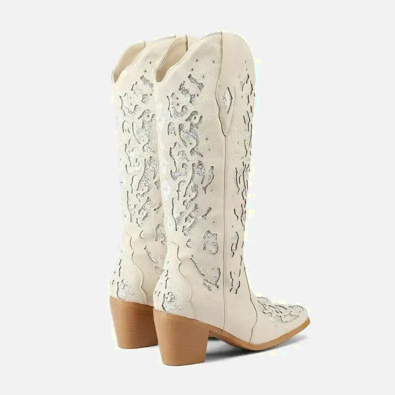 Chaussures santiags pour femme Yehaw Bernarda en beige, avec détails en cuir et style élégant.
