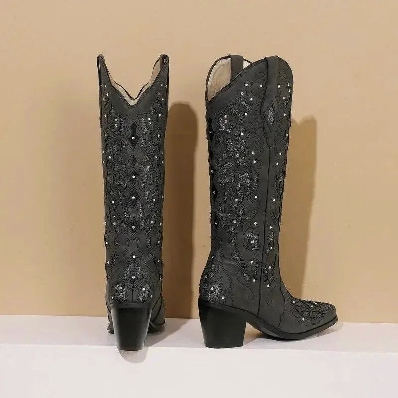 Chaussures santiag pour femme Yehaw Bernarda en cuir noir avec détails élégants et talon moyen.