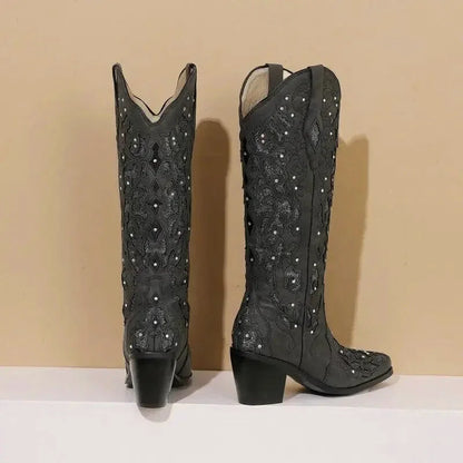 Chaussures santiag pour femme Yehaw Bernarda en cuir noir avec détails élégants et talon moyen.