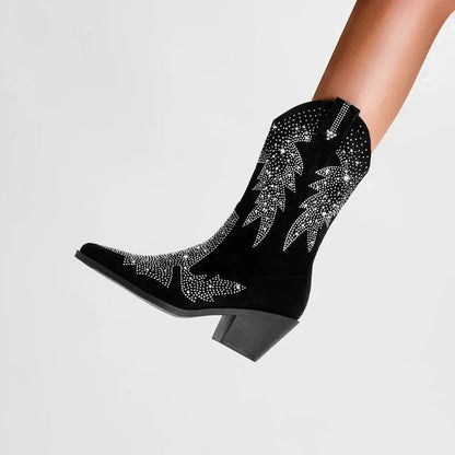 BESSIE santiag pour femme Yehaw en cuir noir, style élégant avec talon moyen et détails sophistiqués.