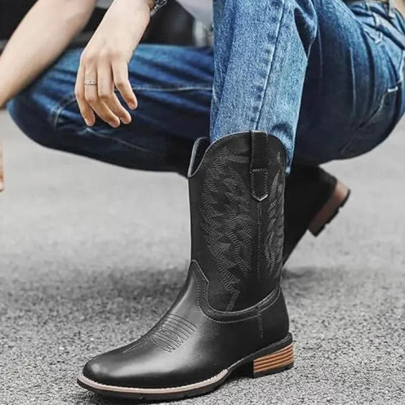 Chaussures Billy Santiag pour homme Yehaw en cuir noir, style élégant et confortable, vue de face.