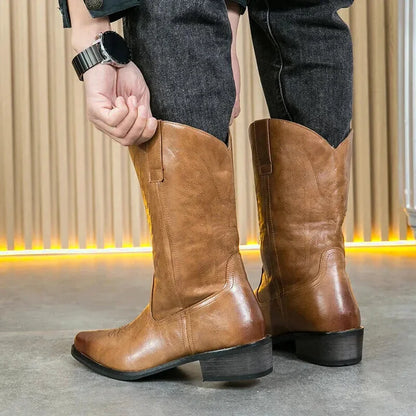 Chaussures santiags pour homme Yehaw marron, en cuir avec détails traditionnels, vue de côté sur fond neutre.