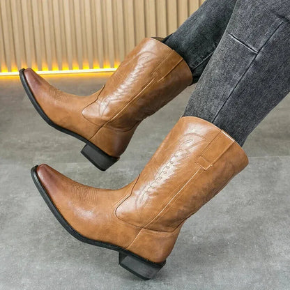 Chaussures santiags pour homme Yehaw Marron, bottines en cuir avec détails de style western et semelle solide.