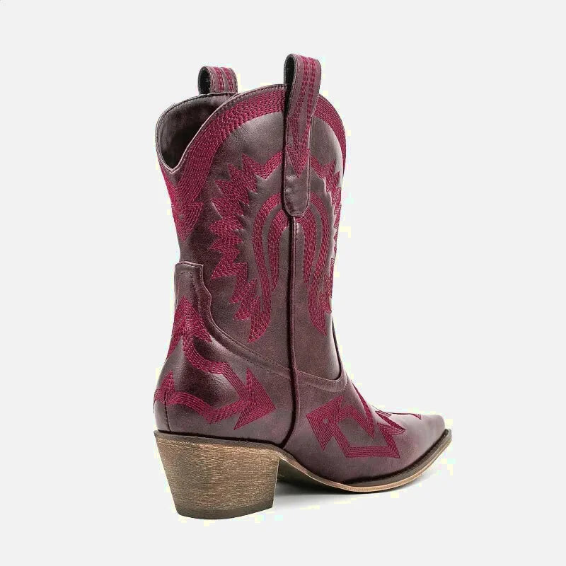 Chaussures santiag pour femme Yehaw Camila en rouge, vue de face, avec détails du design en cuir.