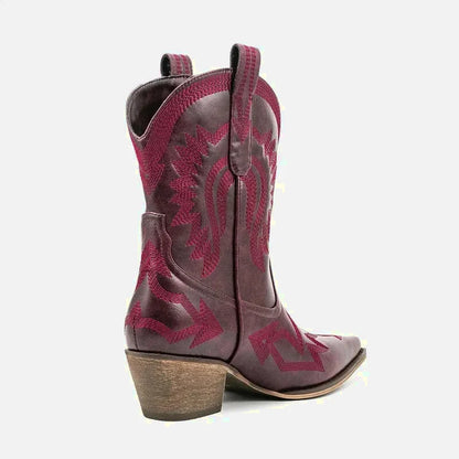 Chaussures santiag pour femme Yehaw Camila en rouge, vue de face, avec détails du design en cuir.