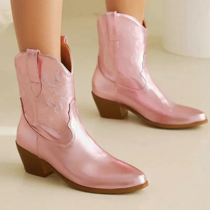 Chaussures santiag pour femme Carla Yehaw en rose, style élégant et moderne avec finition soignée.