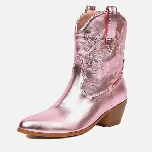 Chaussures santiags pour femme Carla Yehaw en rose, style élégant et tendance, en cuir avec détails sophistiqués.