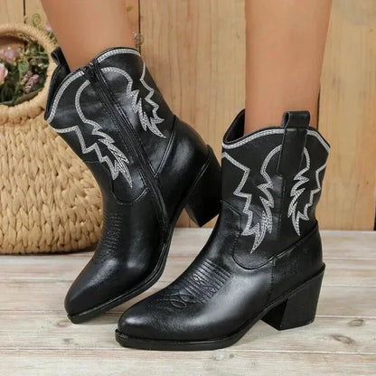 Chaussures santiag pour femme Yehaw Carmela, noir, avec talon moyen et détails en cuir, vue de côté.