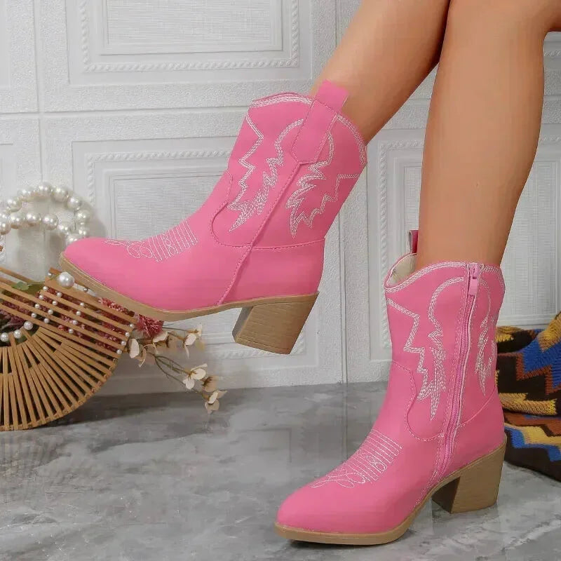 Chaussures santiag pour femme Yehaw Carmela en rose, vue de côté, style élégant et tendance.