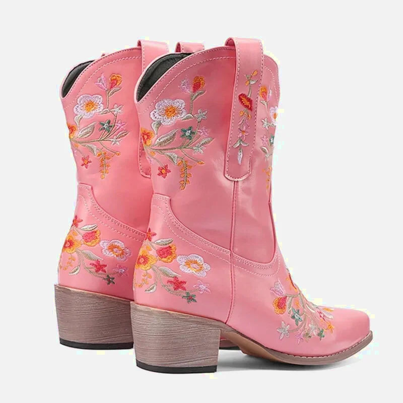 Chaussures santiag pour femme Yehaw Carmen Santiag Rose, élégantes bottines en cuir rose avec détails stylistiques.
