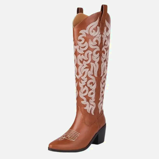 Chaussures santiags pour femme Yehaw Celia en marron, boots en cuir avec détails élégants et talon moyen.