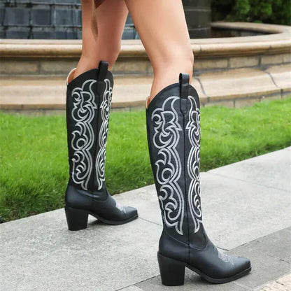 Chaussures santiags pour femme Yehaw Celia en cuir noir, avec détails élégants et style western moderne.