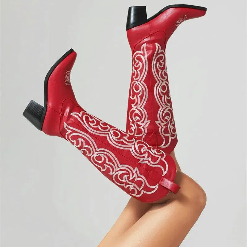 Chaussures santiag pour femme Yehaw Celia de couleur rouge, modèle Yehaw, en cuir, vue de face.
