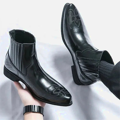 Chaussures santiag pour homme Yehaw en noir, style décontracté avec détails en cuir, vue de l'avant et côté.