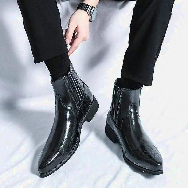 Chaussures santiags pour homme Yehaw noir, semelle en cuir, style cowboy élégant, modèle Santiag, vue de face.