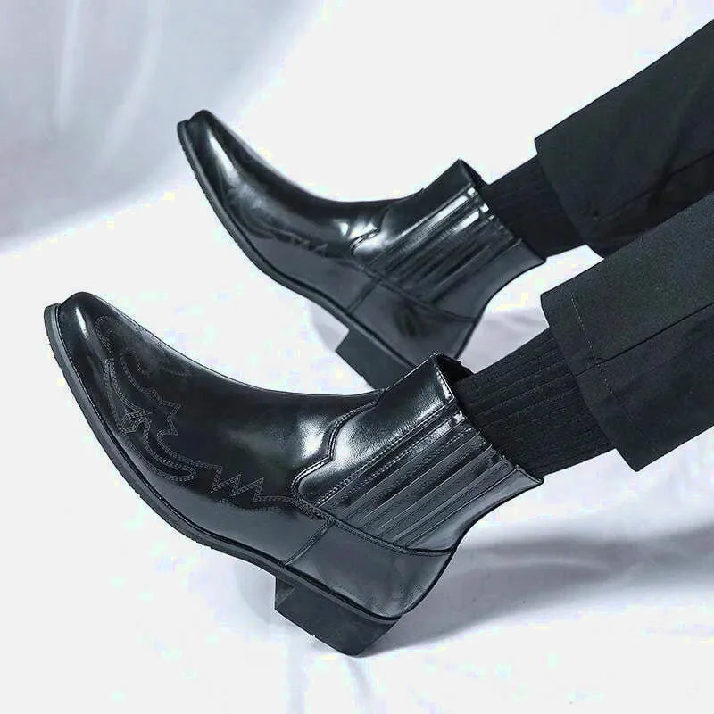 Chaussures santiags pour homme Yehaw, en cuir noir, style western, avec détails décoratifs visibles.