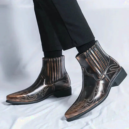 Chaussures santiag pour homme Yehaw en or, motif élégant, en cuir avec détails sophistiqués et semelle durable.