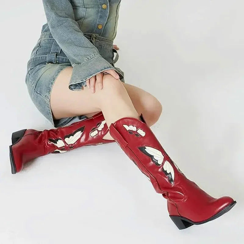 Chaussures santiags pour femme Yehaw Clara en rouge, style élégant et tendance, vue de face.