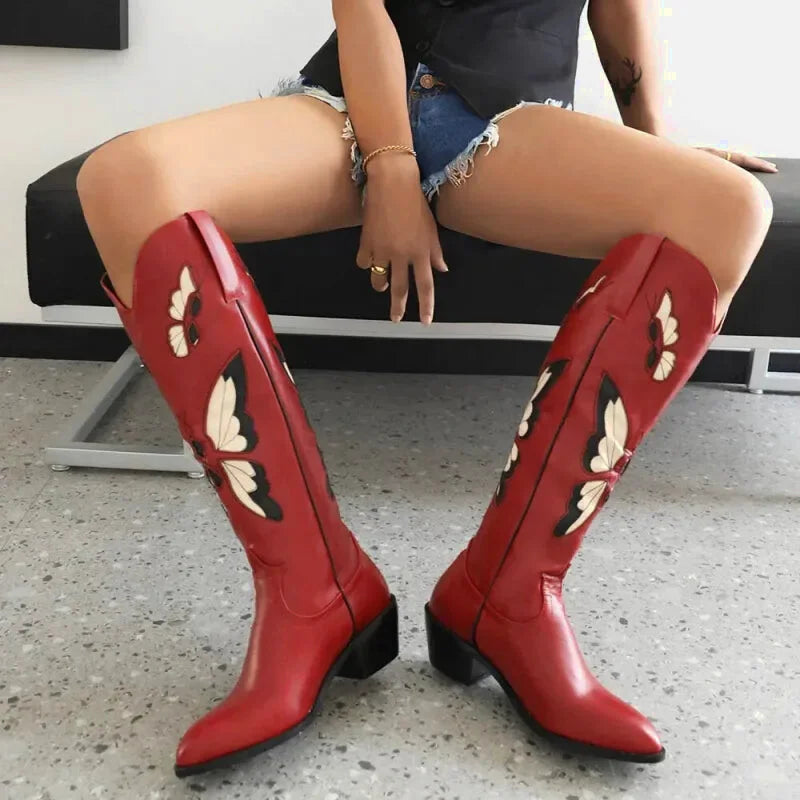 Chaussures santiags pour femme Yehaw Clara en rouge, en cuir avec détails stylés et semelle solide.
