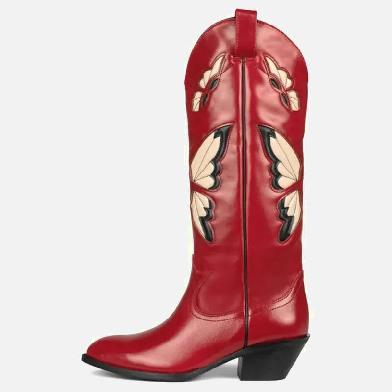 Chaussures santiags pour femme Yehaw Clara en rouge, détail de la tige en cuir avec broderies, pointure 35.