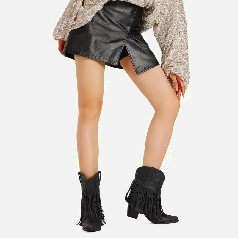 Chaussures femme Dalia Santiag Yehaw noires, en cuir avec talon moyen, style élégant et moderne.