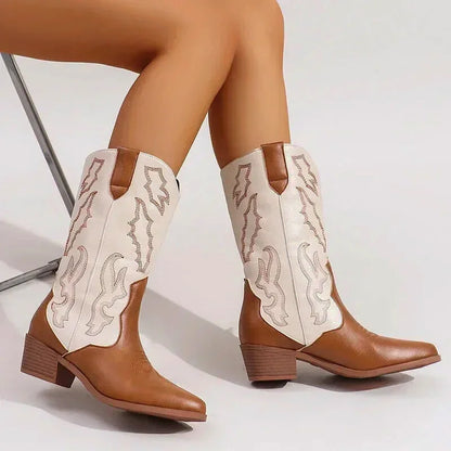 Santiags pour femme Daniela de la marque Yehaw, en marron et blanc, avec détails en cuir et talons moyens.