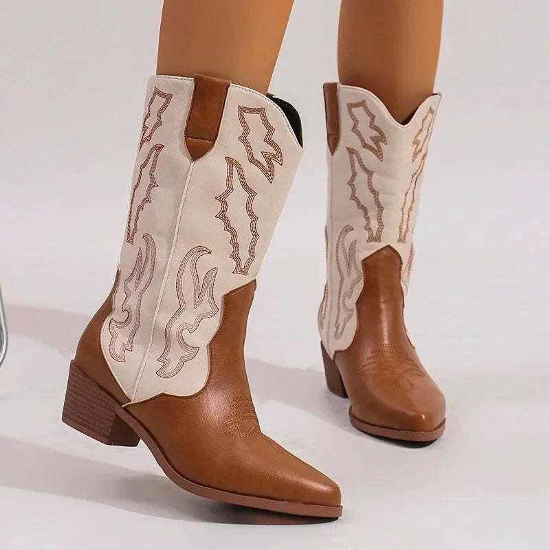 Sandales pour femme Daniela Santiag Yehaw en marron et blanc, avec design élégant et détails en cuir.