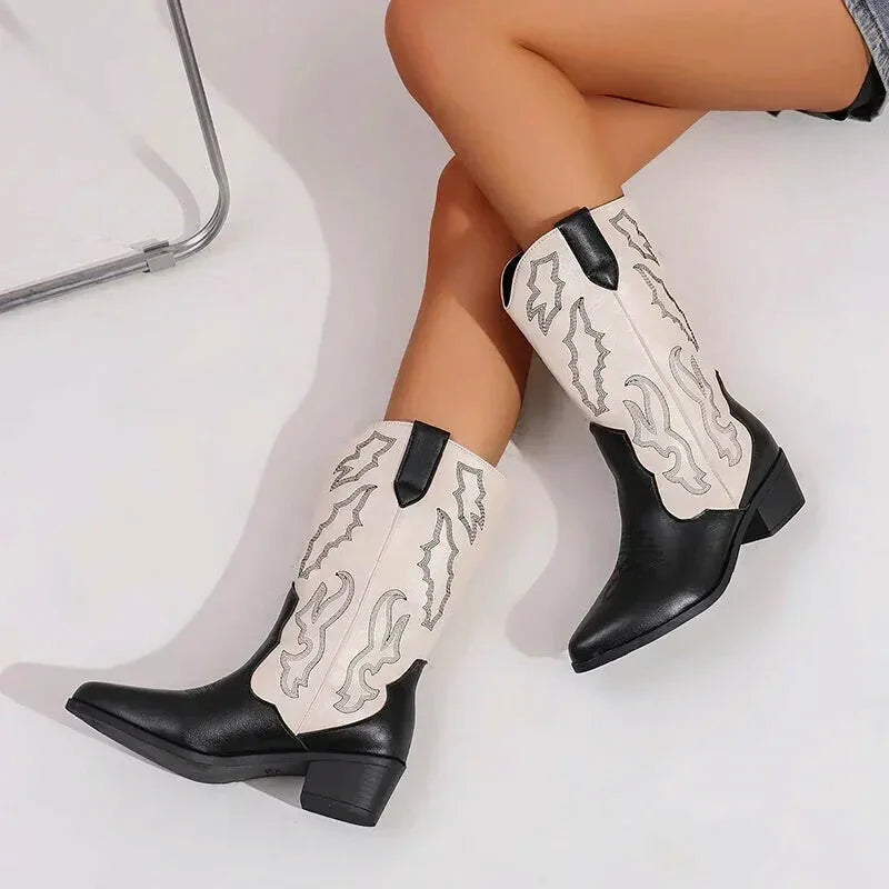 Chaussures Daniela Santiag pour femme Yehaw en noir et blanc, chaussures élégantes avec talon et détails stylés.