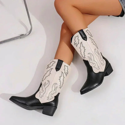 Chaussures Daniela Santiag pour femme Yehaw en noir et blanc, chaussures élégantes avec talon et détails stylés.