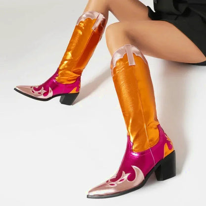 Chaussures santiags pour femme Yehaw Diana en or, avec détails élégants et semelle en cuir.