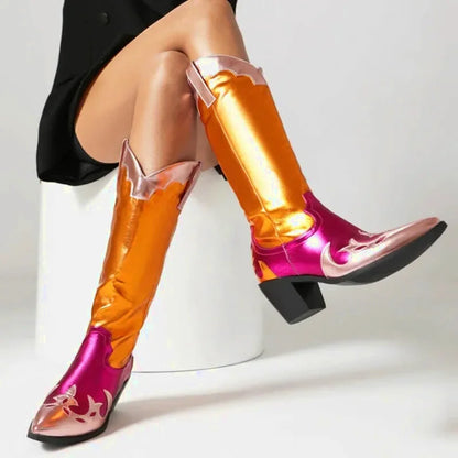 Chaussures santiag pour femme Yehaw Diana en or, avec détails en cuir et semelle robuste, parfaites pour un style élégant et tendance.