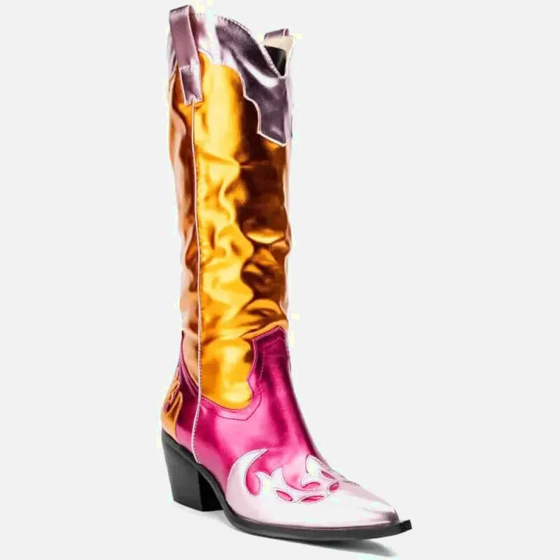 Chaussures pour femme DIANA Santiag Yehaw en or avec talons, en cuir élégant, vues de face sur fond blanc.