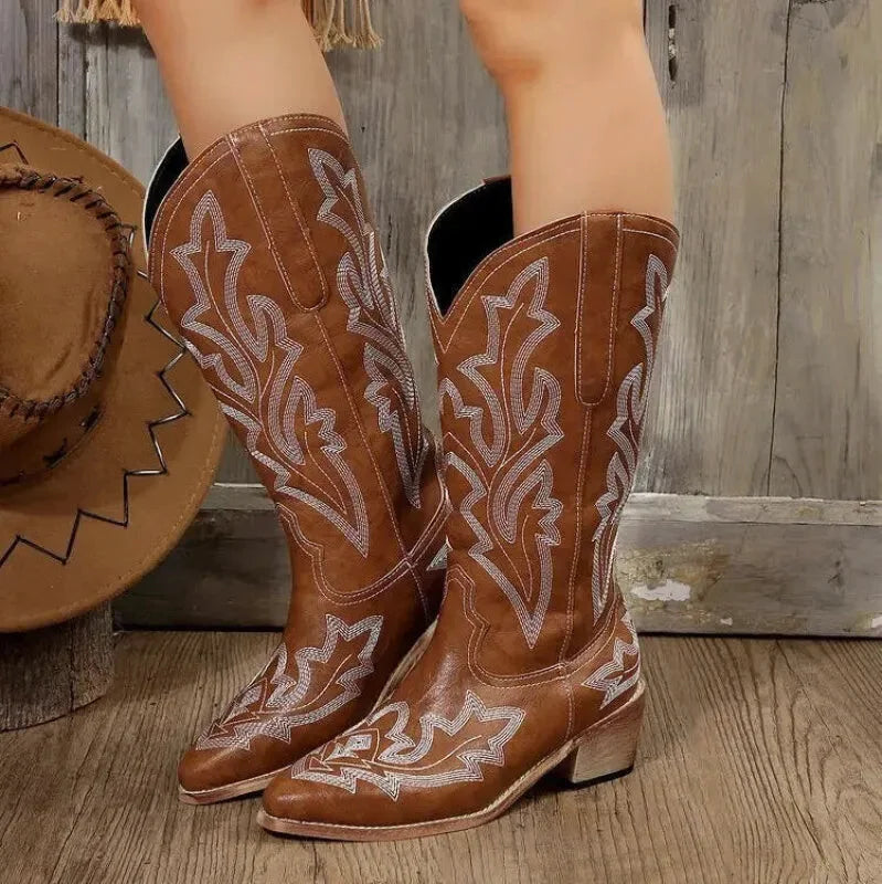 Chaussures Fanny Santiag pour femme Yehaw en marron, vue de face, en cuir avec détails élégants.